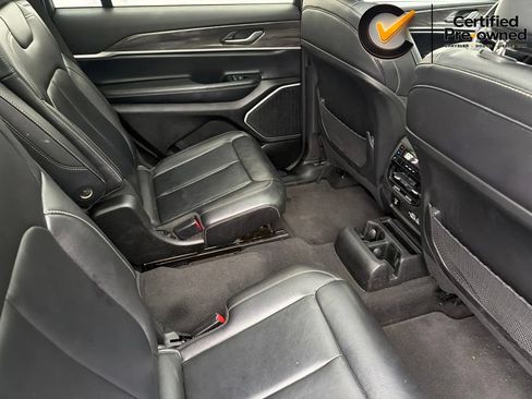 Certified 2022 Jeep Grand Cherokee L Limited AWD/4WD image 30