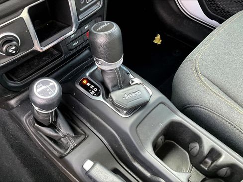 Used 2024 Jeep Gladiator Sport image 35