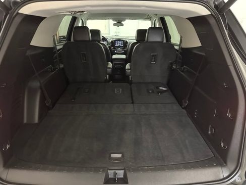Used 2021 Chevrolet Traverse LT FWD image 8
