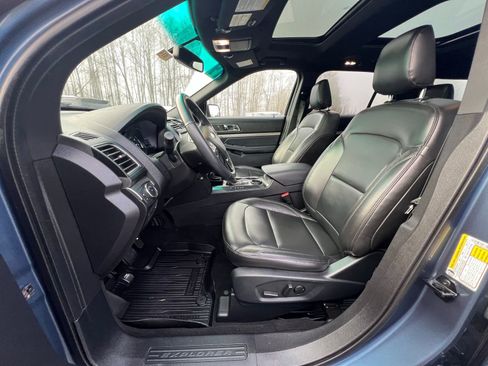 Used 2019 Ford Explorer XLT w/ Equipment Group 202A image 10