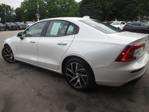 Used 2020 Volvo S60 T6 Momentum w/ Protection Package AWD/4WD image 11