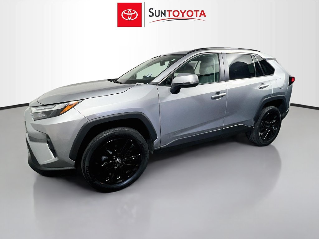 Used 2022 Toyota RAV4 XLE Premium FWD image 9