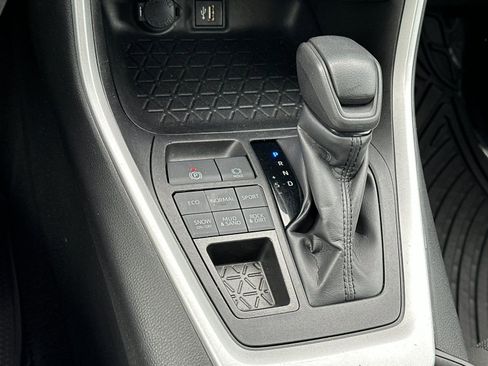 Used 2024 Toyota RAV4 LE image 20