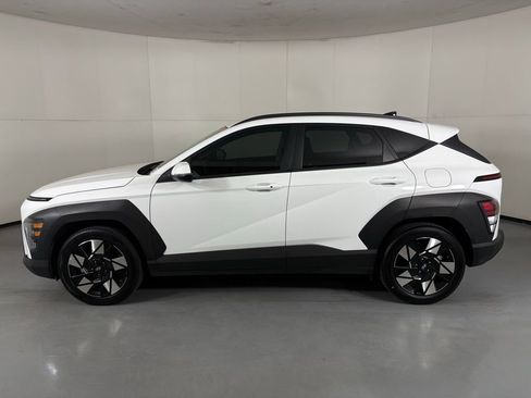 Used 2025 Hyundai Kona SEL FWD image 5