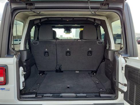 Used 2024 Jeep Wrangler Sport S image 10