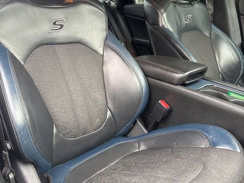 Used 2015 Chrysler 200 S w/ Comfort Group image 20