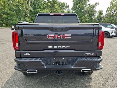Used 2024 GMC Sierra 1500 AT4 w/ AT4 Premium Package AWD/4WD image 8