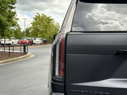 Used 2025 Cadillac Escalade Sport Platinum AWD/4WD image 51
