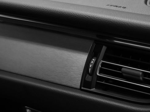 Certified 2026 Porsche Macan image 26