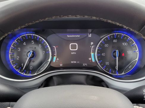 Used 2025 Chrysler Pacifica Limited FWD image 14