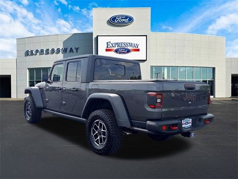 Used 2024 Jeep Gladiator Rubicon w/ Technology Group image 8