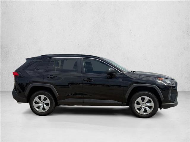 Used 2021 Toyota RAV4 LE FWD image 4