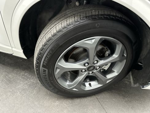 Used 2024 Ford Escape ST-Line w/ Tech Pack #1 AWD/4WD image 11