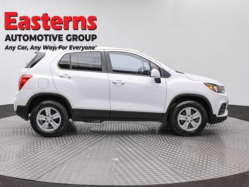 Used 2020 Chevrolet Trax LS w/ Tint and Cruise Package AWD/4WD image 4