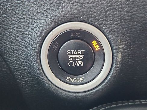 Used 2015 Dodge Challenger SXT w/ Driver Convenience Group image 15