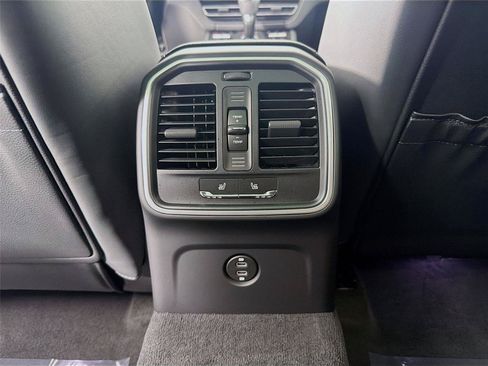 New 2026 Porsche Macan Turbo AWD/4WD image 21