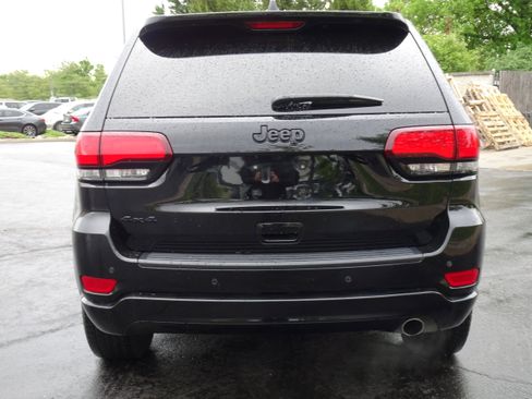 Used 2020 Jeep Grand Cherokee Altitude AWD/4WD image 13