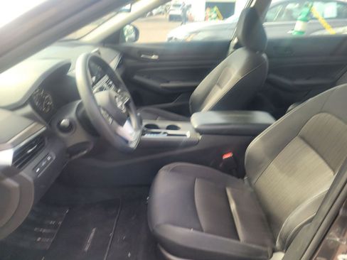 Used 2025 Nissan Altima 2.5 SV image 12