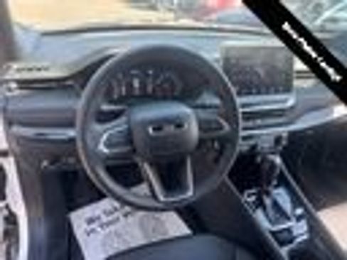 Used 2023 Jeep Compass Trailhawk w/ Sun and Sound Group AWD/4WD image 8