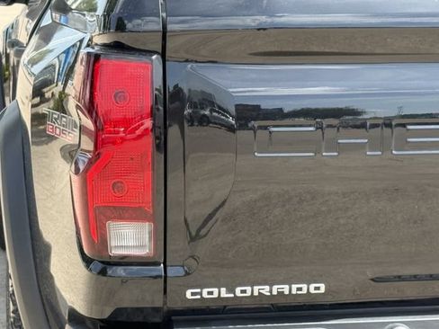 Certified 2024 Chevrolet Colorado Trail Boss w/ Technology Package AWD/4WD image 7