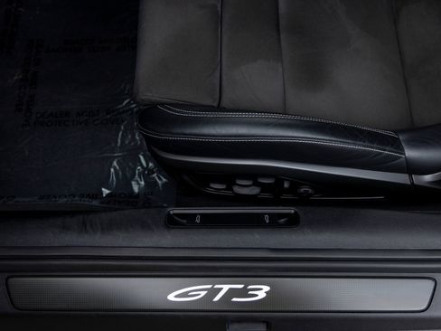 Used 2022 Porsche 911 GT3 image 29