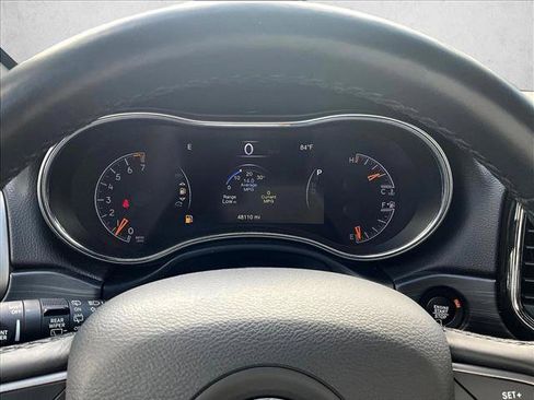 Used 2022 Jeep Grand Cherokee Limited AWD/4WD image 18
