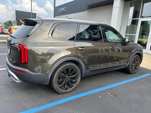 Certified 2022 Kia Telluride EX w/ EX Premium Package AWD/4WD image 6