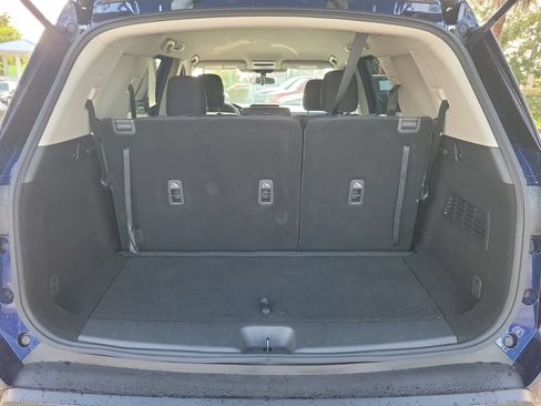Certified 2024 Nissan Pathfinder SV FWD image 8