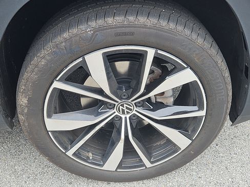 Certified 2024 Volkswagen Atlas SEL Premium R-Line AWD/4WD image 36