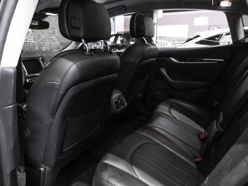 Used 2017 Maserati Levante AWD/4WD image 34