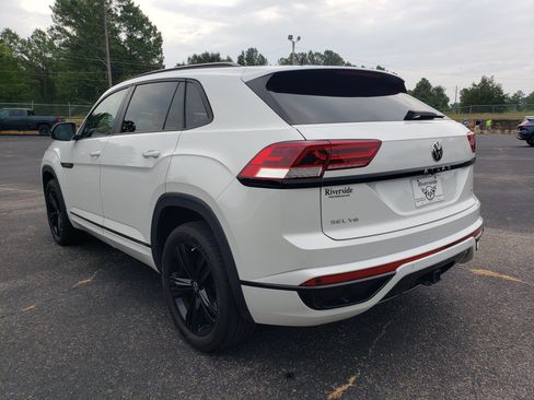 Used 2023 Volkswagen Atlas Cross Sport SEL AWD/4WD image 4