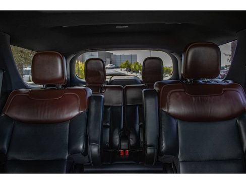 Used 2020 Ford Explorer Platinum w/ Premium Technology Package AWD/4WD image 57
