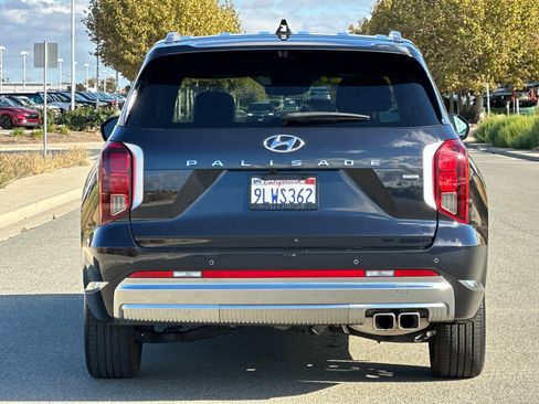 Used 2024 Hyundai Palisade Calligraphy image 5