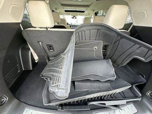 Used 2023 Buick Enclave Essence w/ Experience Buick Package image 24