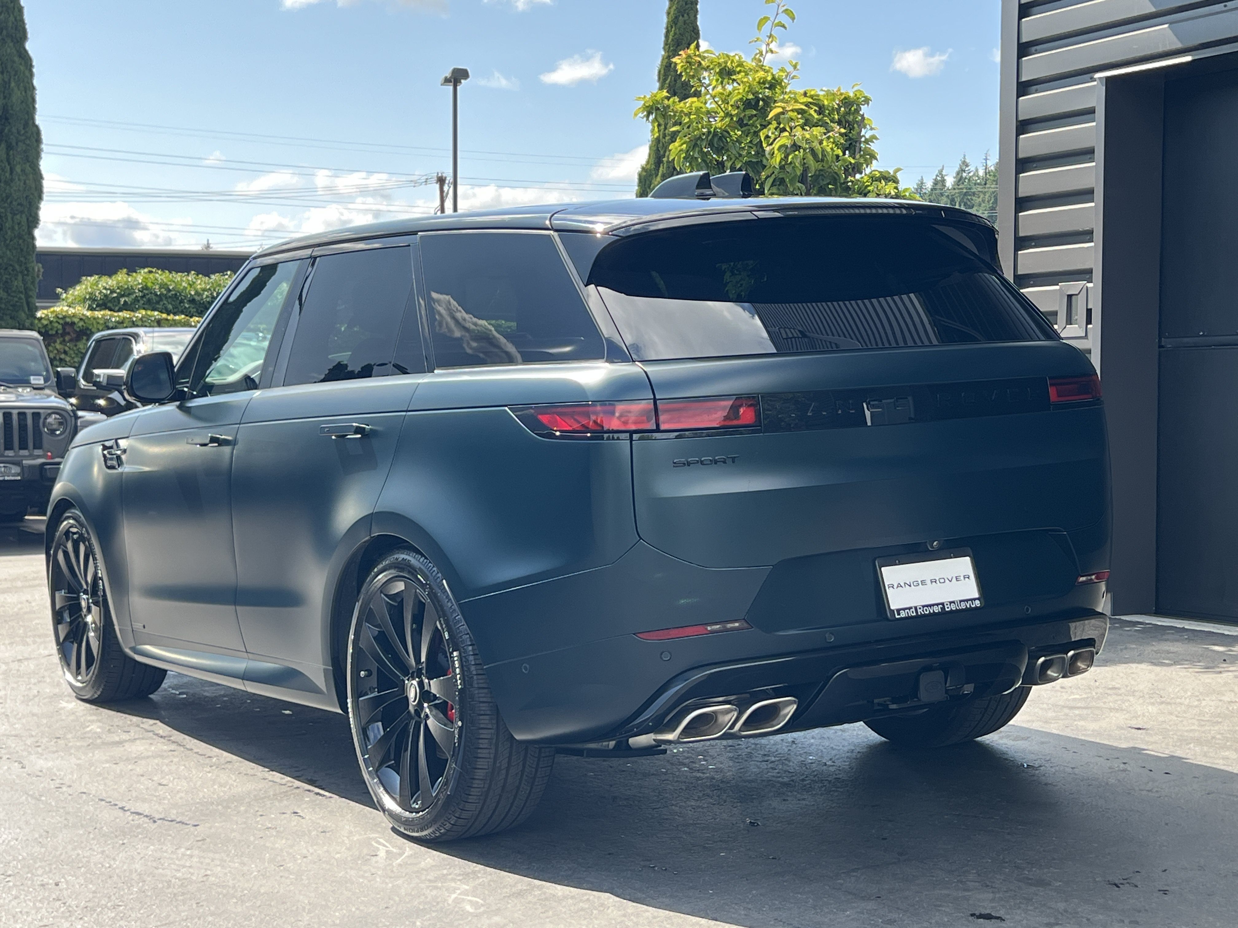 New 2025 Land Rover Range Rover Sport Autobiography AWD/4WD image 6