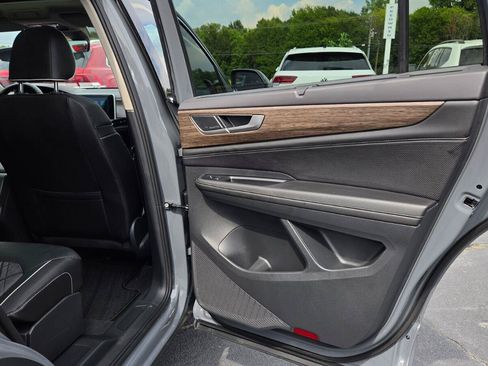Used 2025 Volkswagen Atlas SEL Premium R-Line AWD/4WD image 63