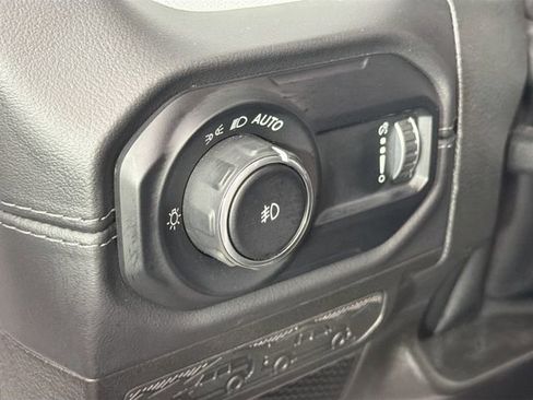 Used 2024 Jeep Wrangler Sahara AWD/4WD image 10