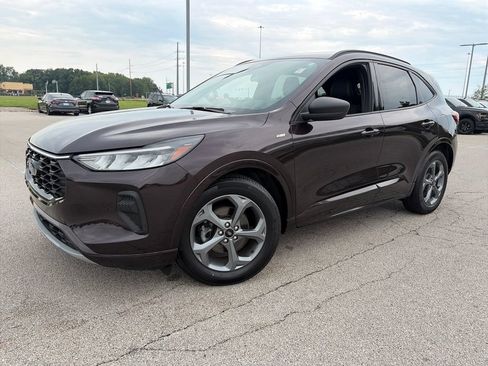 Used 2023 Ford Escape ST-Line w/ Tech Pack #1 FWD image 3