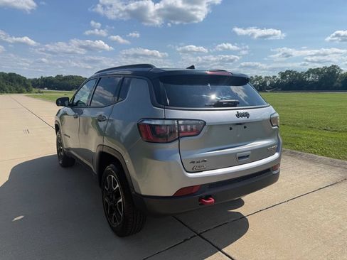 Used 2020 Jeep Compass Trailhawk AWD/4WD image 8