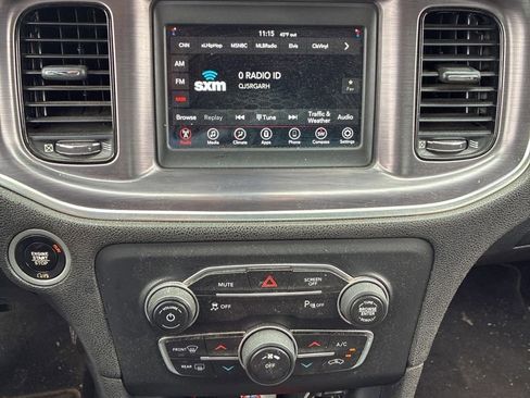 Used 2018 Dodge Charger SXT w/ Blacktop Package image 12