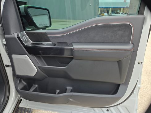 Used 2020 Mercedes-Benz GLB 250 image 27