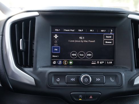 Used 2024 GMC Terrain SLE FWD image 16