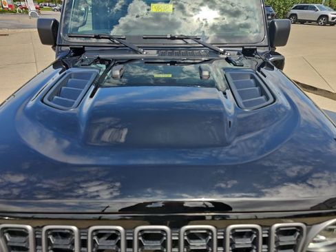 Certified 2025 Jeep Wrangler Unlimited Rubicon 4xe w/ Convenience Group AWD/4WD image 6