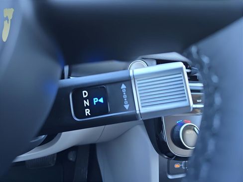 New 2025 Hyundai Tucson Limited FWD image 30