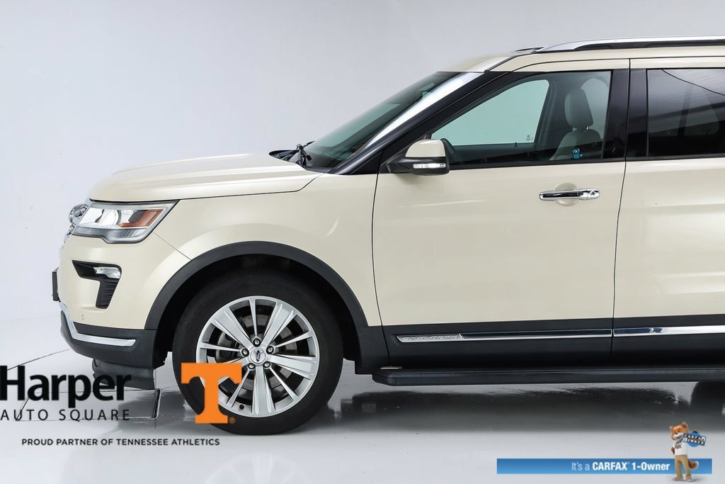 Used 2018 Ford Explorer Limited w/ Ford Safe & Smart Package AWD/4WD image 3