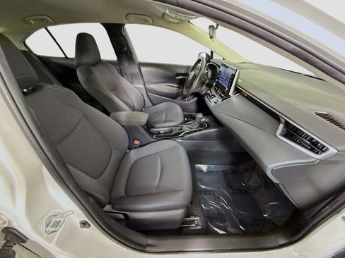 Used 2021 Toyota Corolla LE image 28
