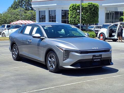 Certified 2025 Kia K4 FWD image 7
