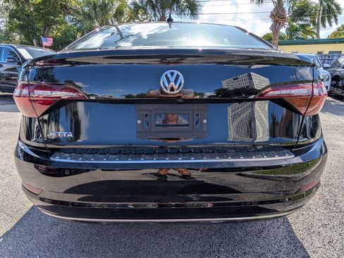 Used 2020 Volkswagen Jetta SE w/ SE Cold Weather Package image 10