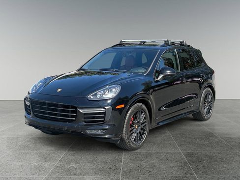 Used 2016 Porsche Cayenne GTS AWD/4WD image 2