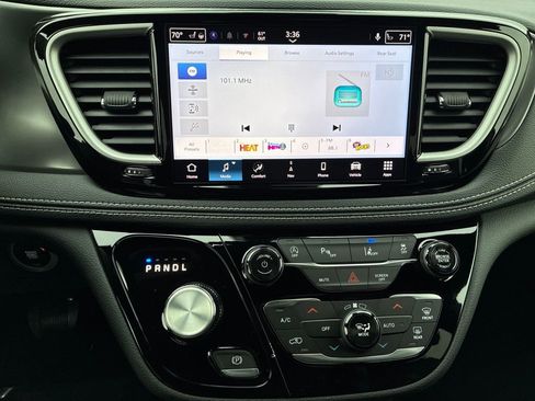 New 2026 Chrysler Pacifica Select image 19